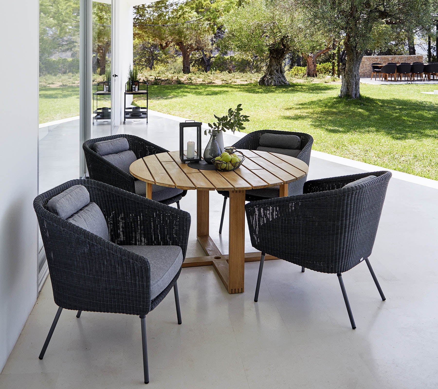 Cane-line Endless table, dia. 130 cm - Exclusive Danish design