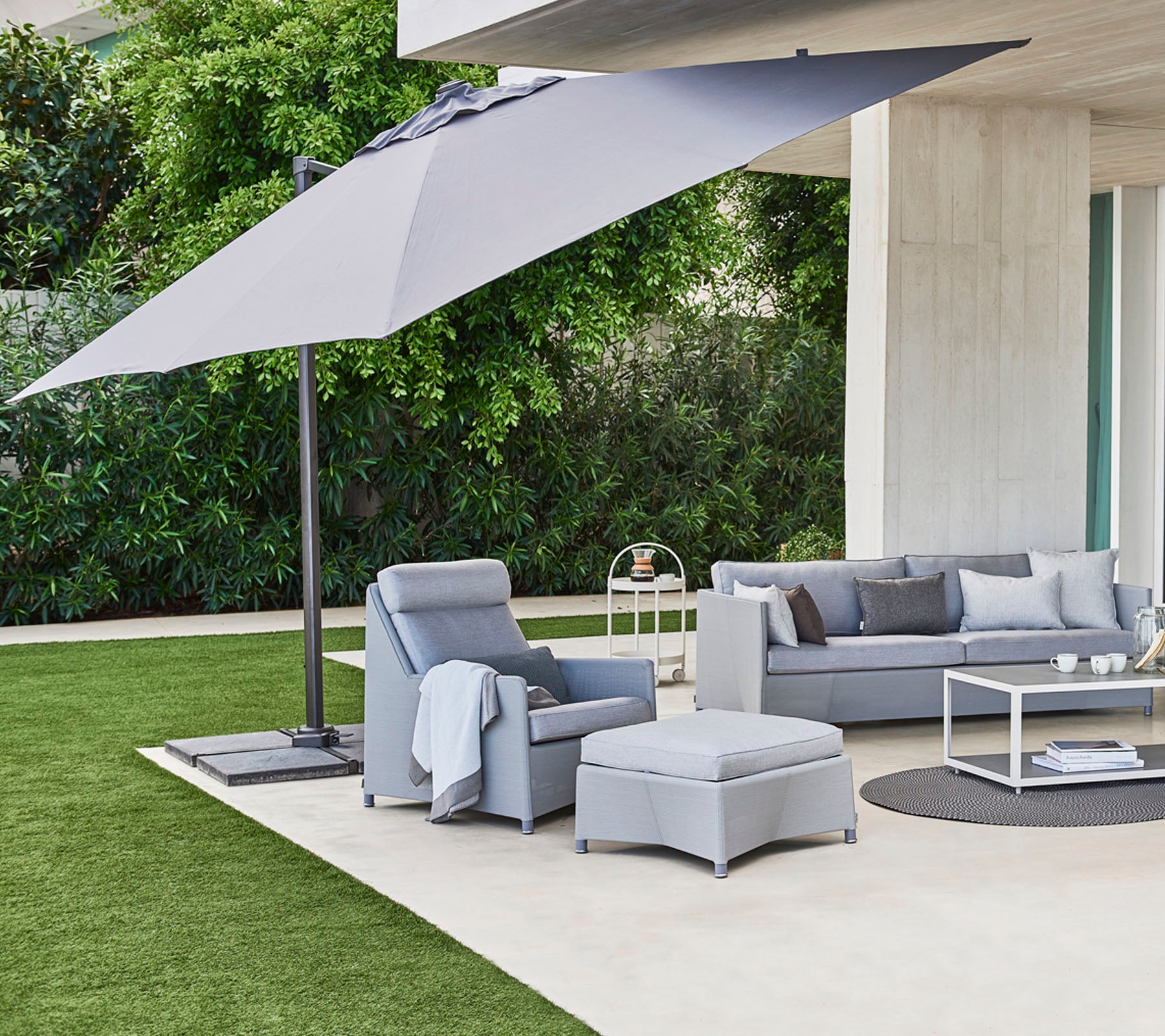 dusty green patio umbrella Cane-line Hyde luxe tilt parasol, 3x3 m